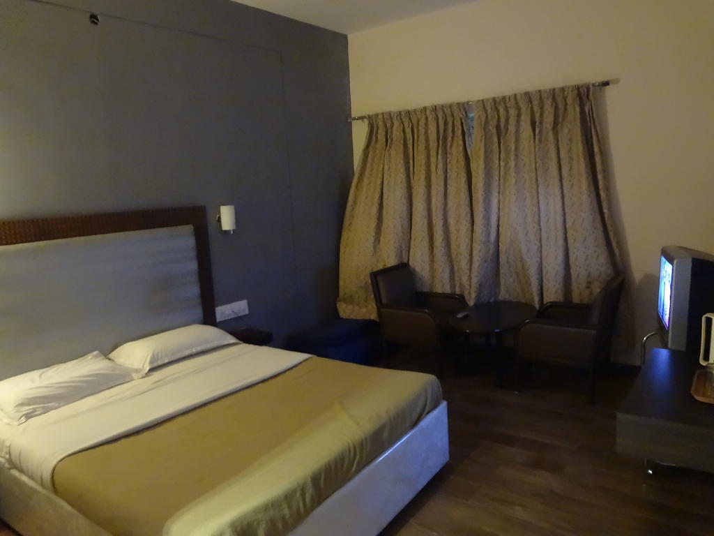 Hotel New Rajdarshan Tulsa Cameră foto